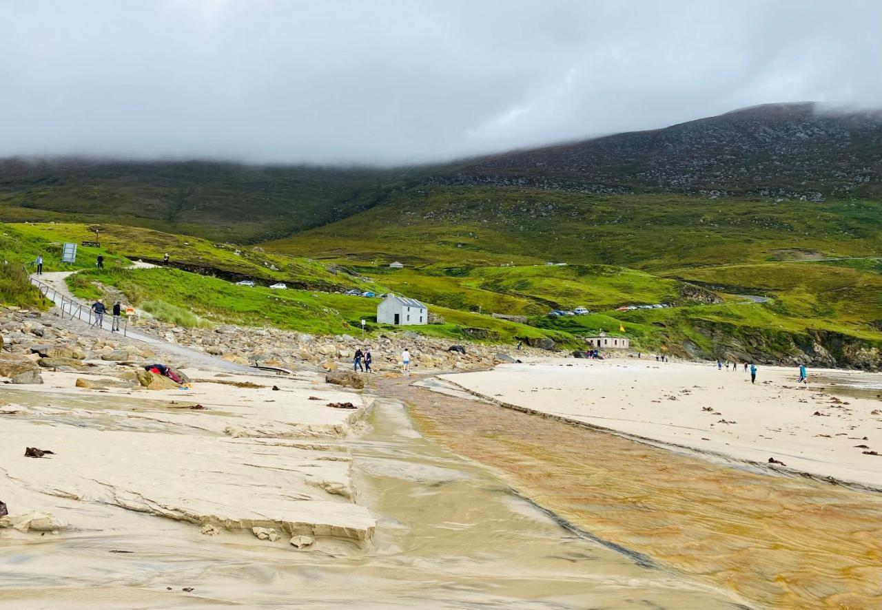 Stone Fronted Detached Cottage Just Over 2 Miles From Mulranny Village 外观 照片