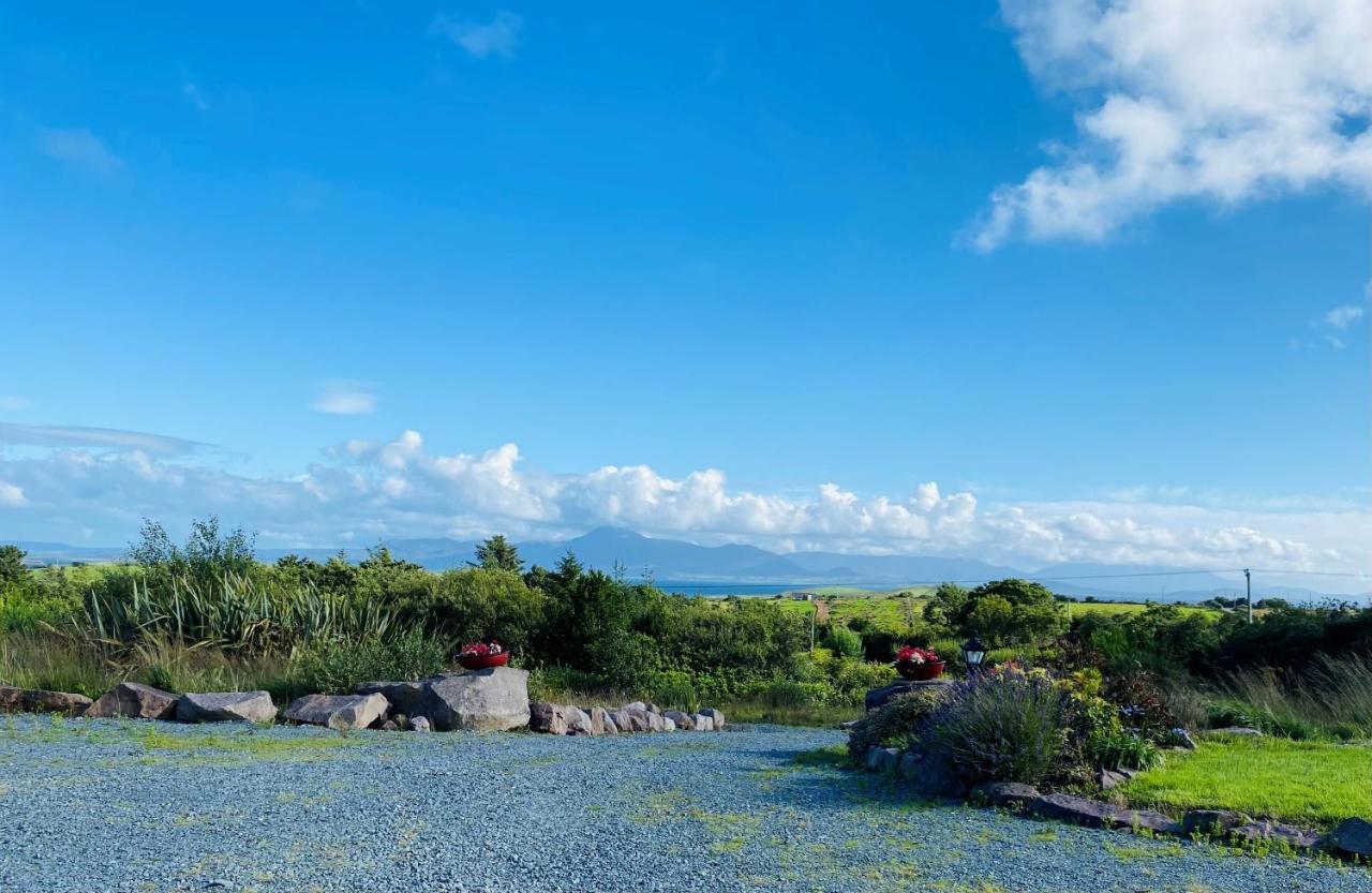 Stone Fronted Detached Cottage Just Over 2 Miles From Mulranny Village 外观 照片