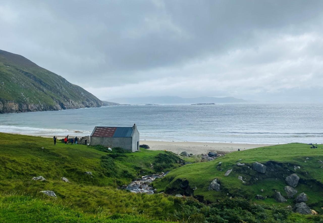 Stone Fronted Detached Cottage Just Over 2 Miles From Mulranny Village 外观 照片