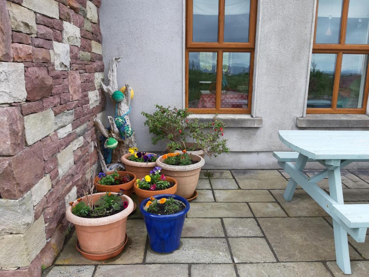 Stone Fronted Detached Cottage Just Over 2 Miles From Mulranny Village 外观 照片